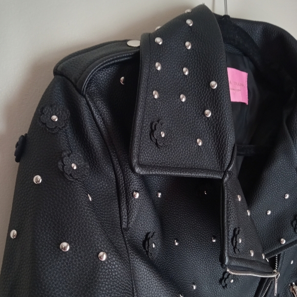 NWOT AZALEA WANG ANWAR BLACK FLOWER MOTO STUDDED JACKET SIZE S - Picture 7 of 16